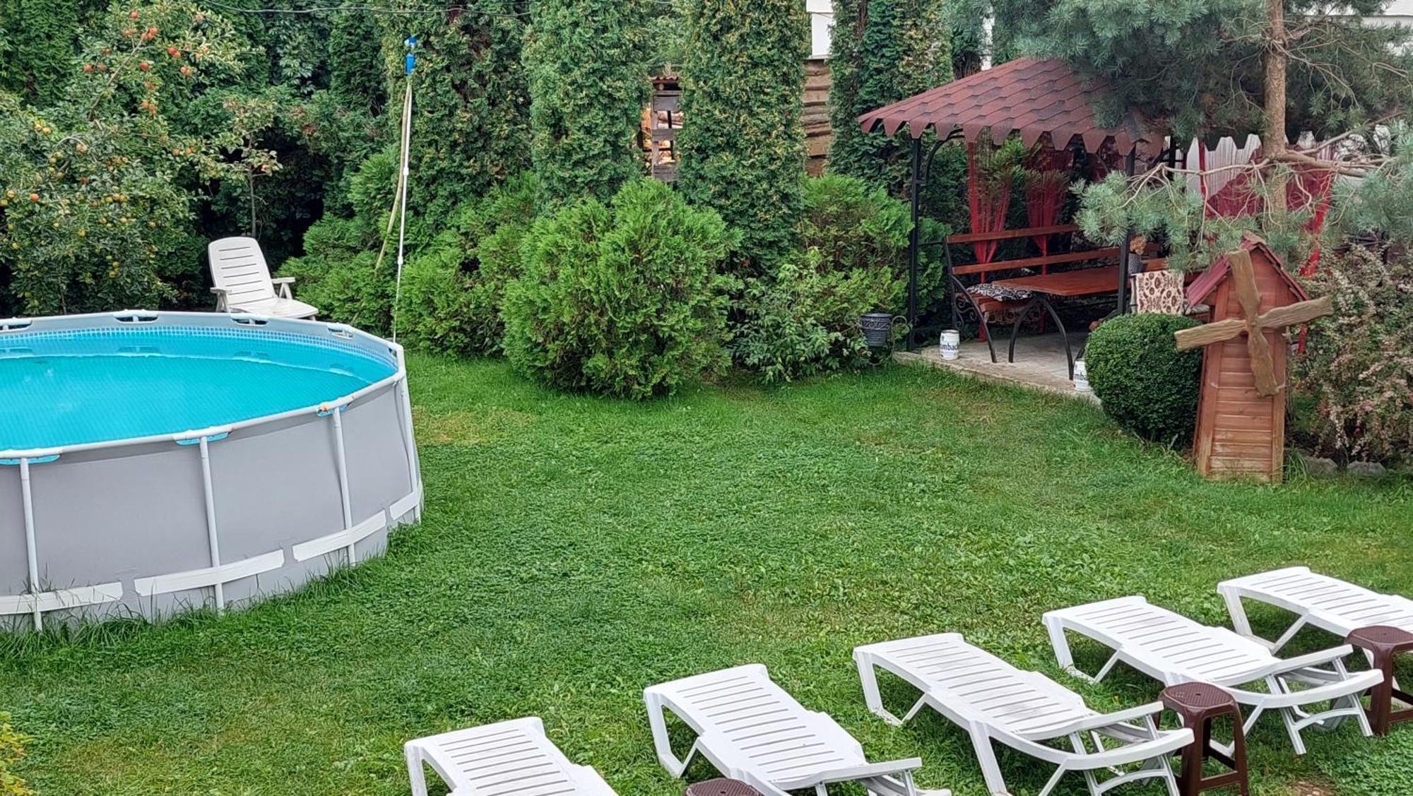 Hotel Ukrainochka à Slavsko Extérieur photo